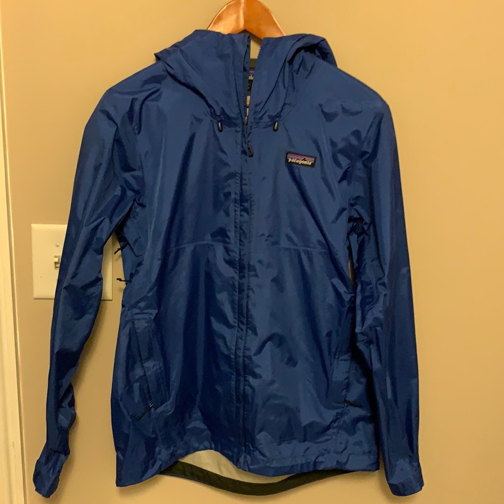 Patagonia blue rain jacket size small